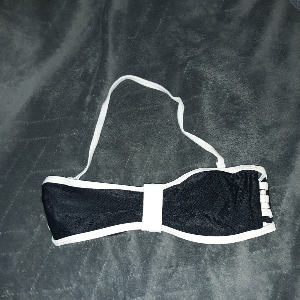 Two piece Bathing suit - Picture 3 of 5